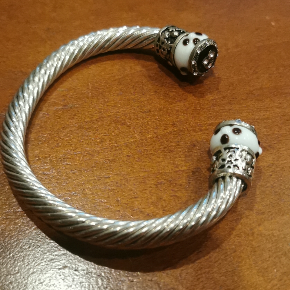 Bracelets - Picture 3 of 4